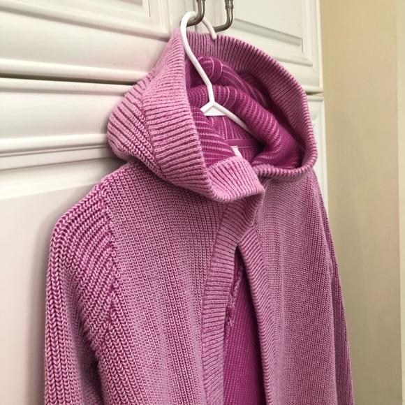 Ivivva by Lululemon girl’s hooded sweater - Picture 3 of 13